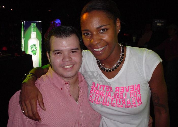 Sonique with 23 year old local fan Argüello in San Salvador on 22 September, 2005